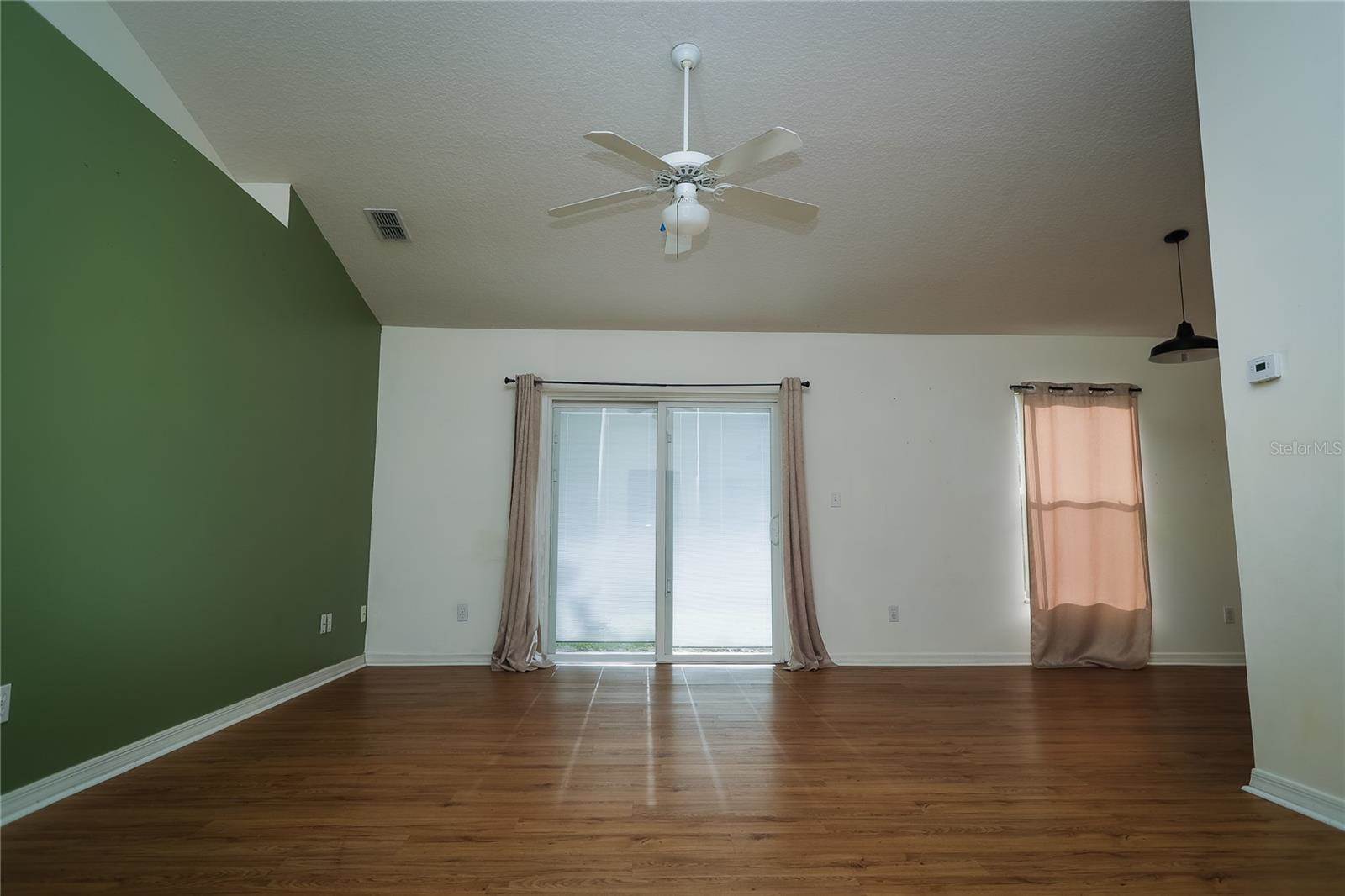 10 Bay Ridge Loop, Mascotte, FL 34753