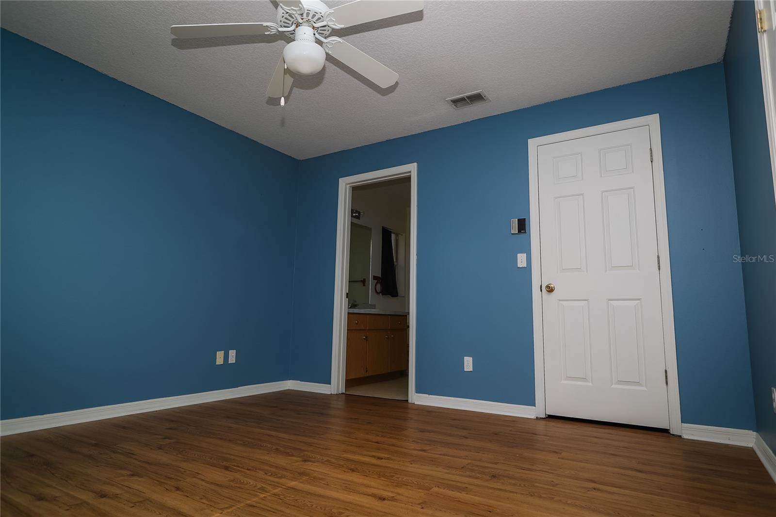 10 Bay Ridge Loop, Mascotte, FL 34753