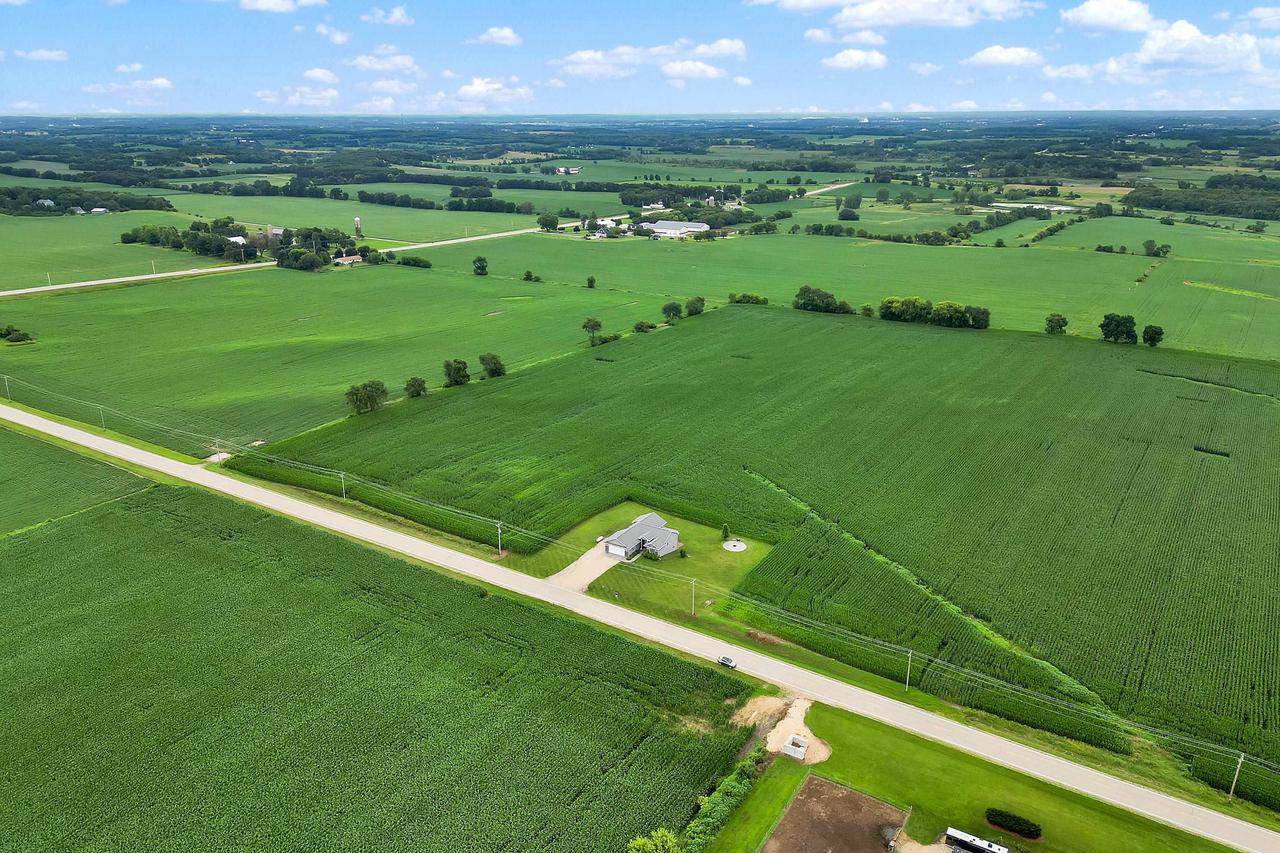 10878 N County Road KK, Milton, WI 53563