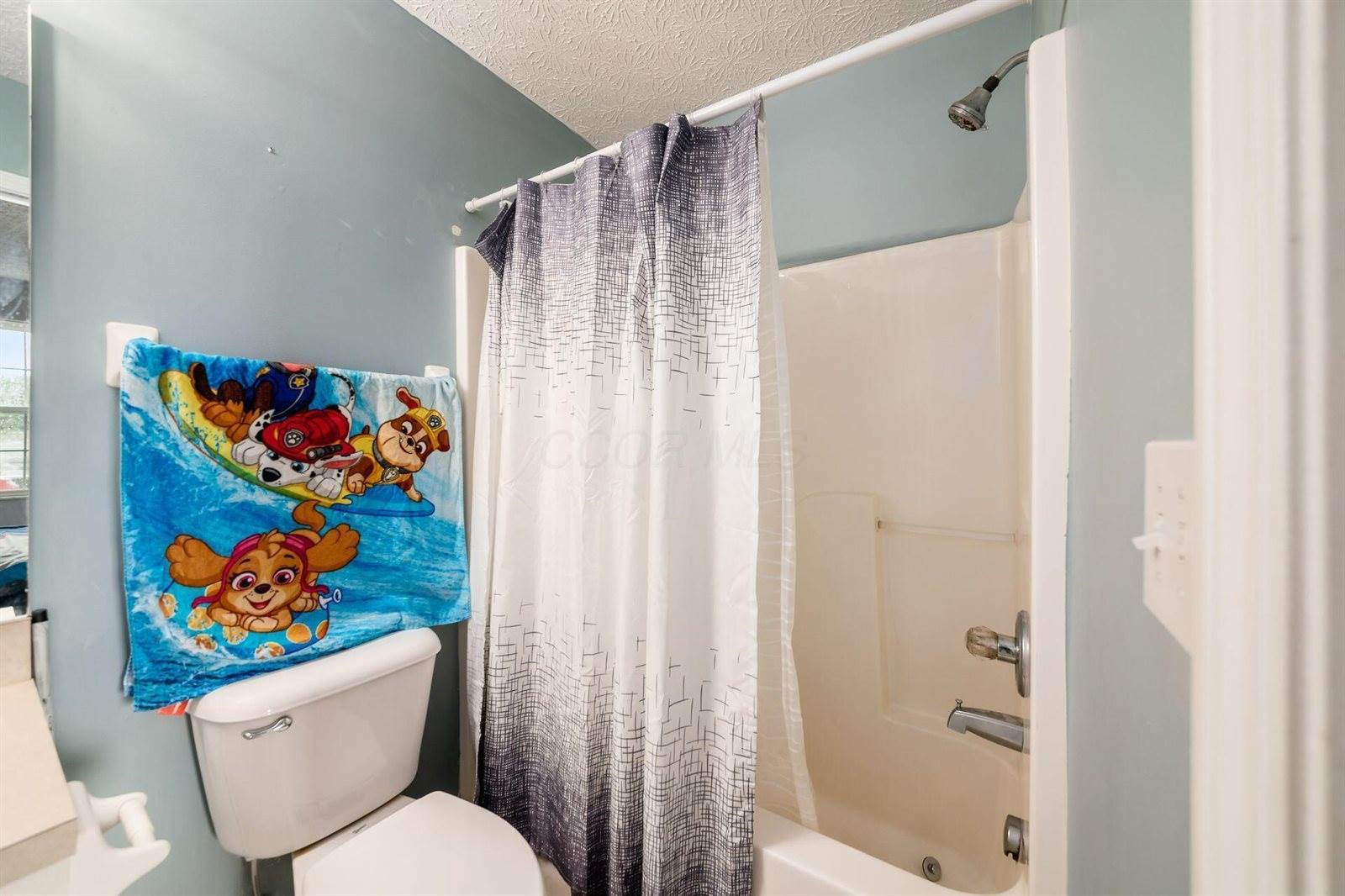 6977 Remsen Drive, Canal Winchester, OH 43110