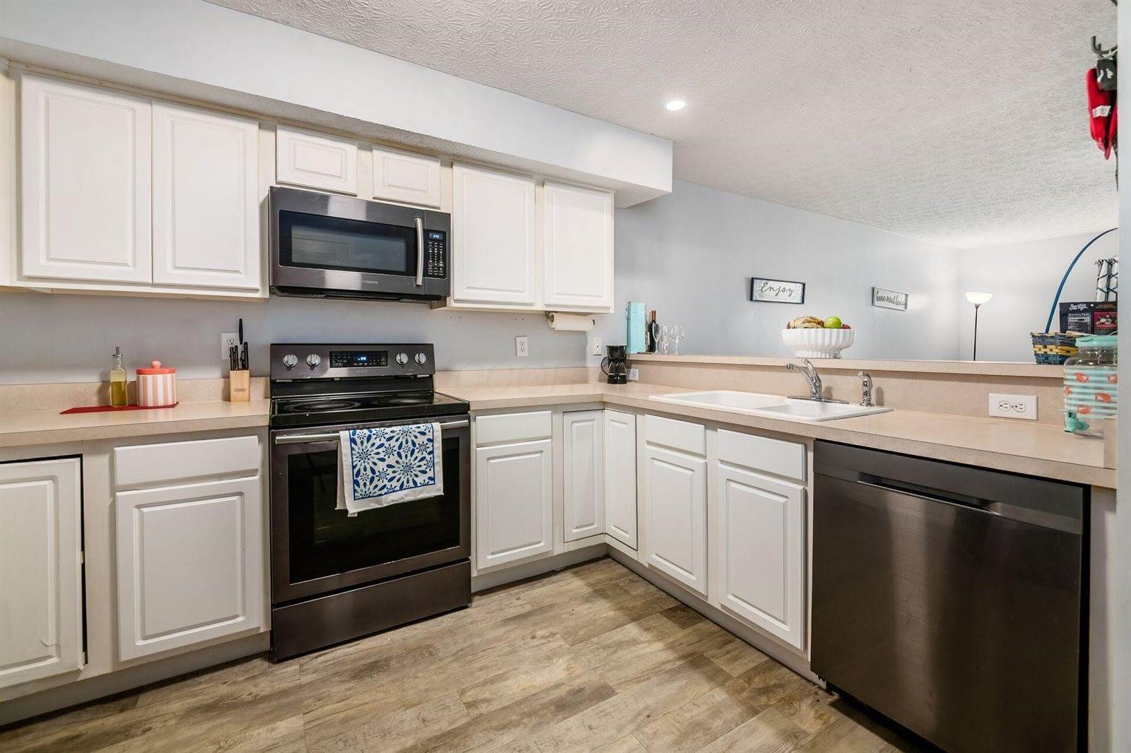 6977 Remsen Drive, Canal Winchester, OH 43110