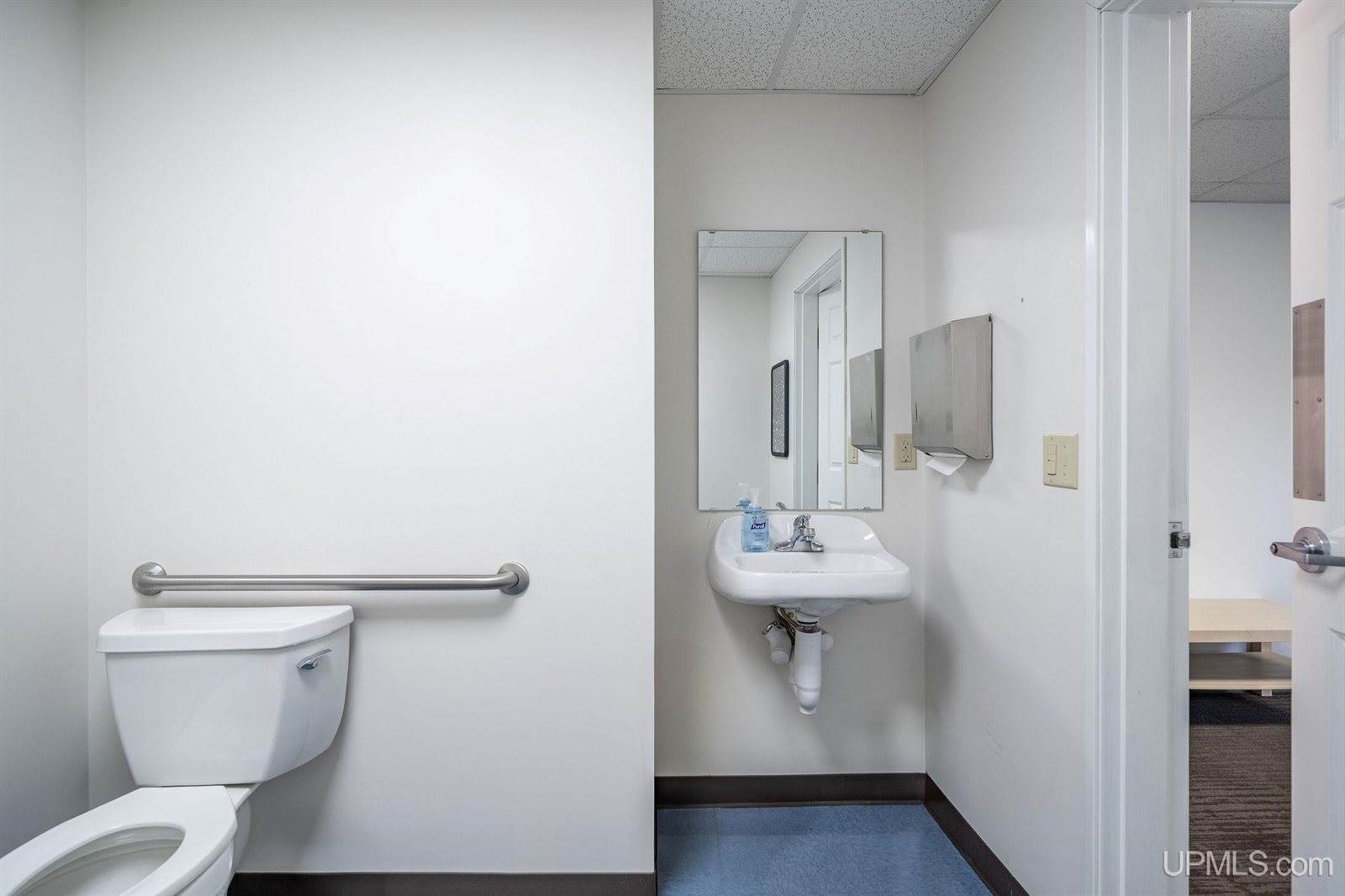 1219 N 3rd Street, Marquette, MI 49855