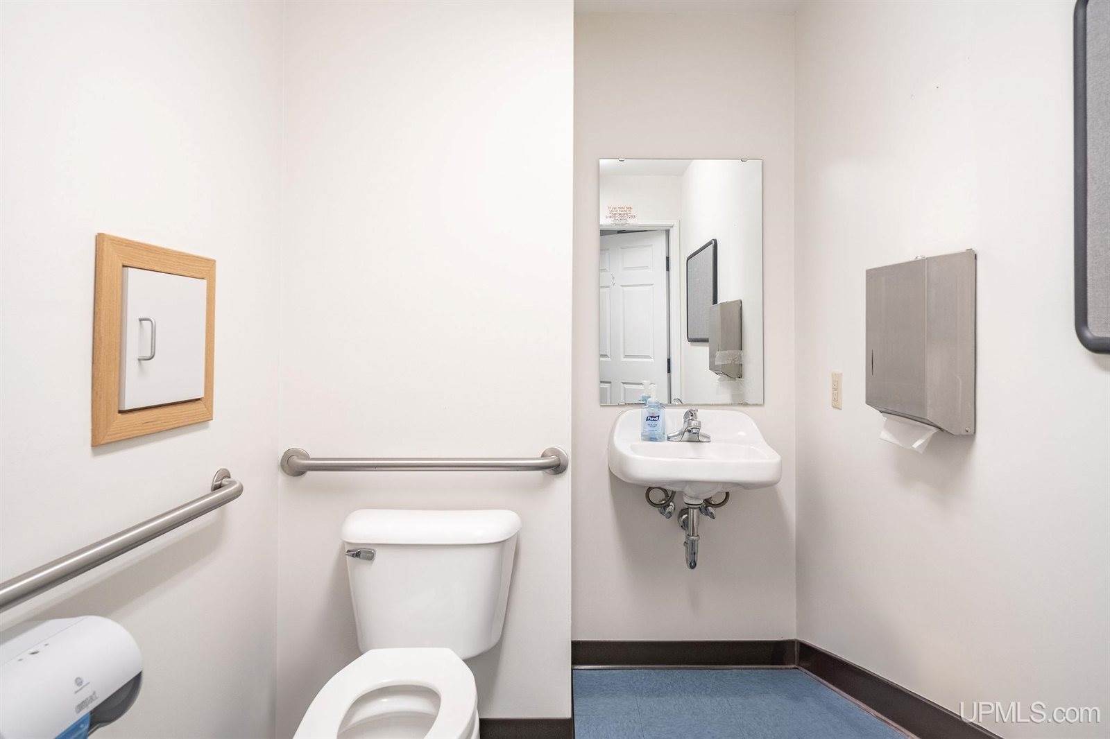 1219 N 3rd Street, Marquette, MI 49855