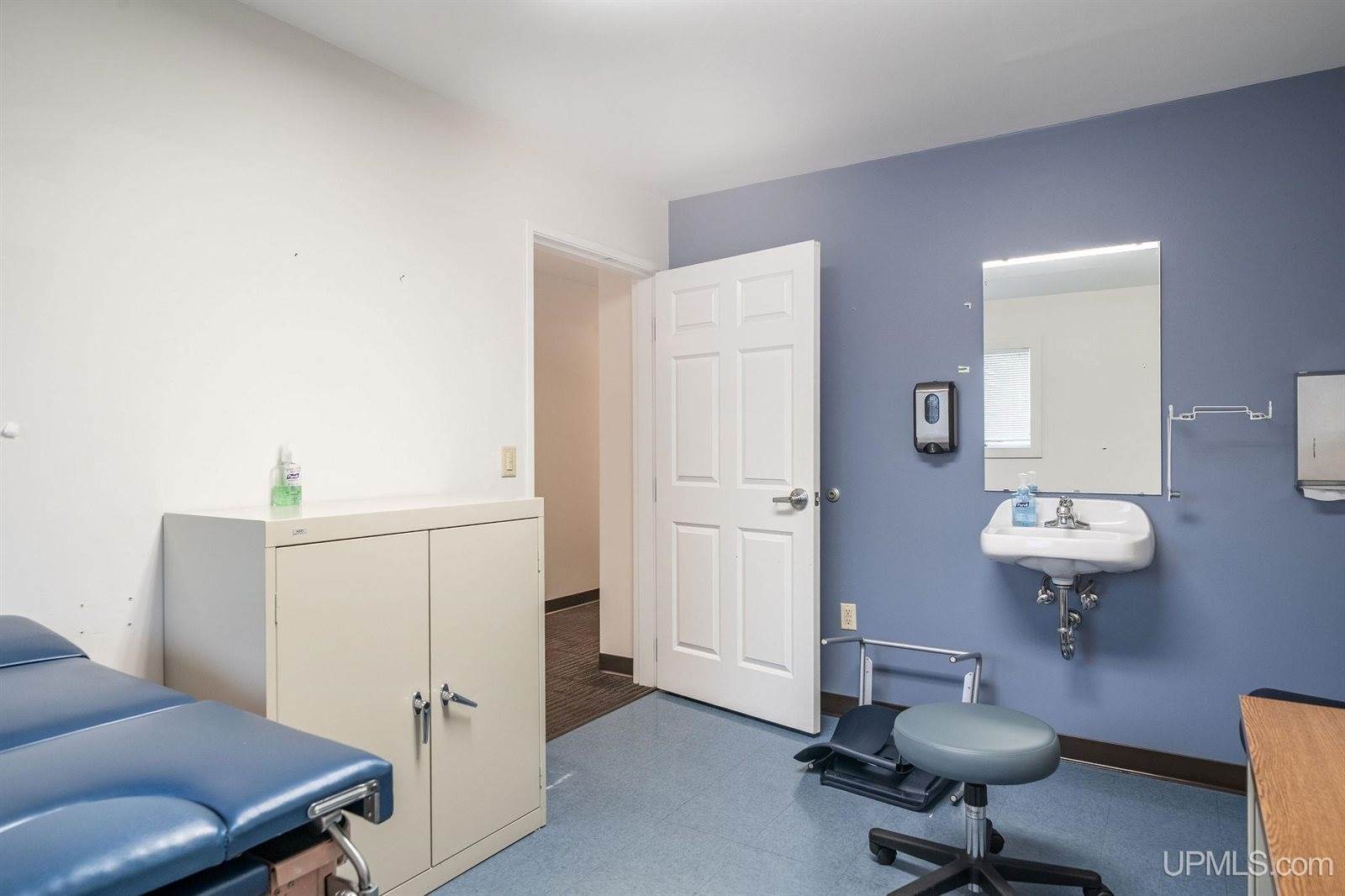 1219 N 3rd Street, Marquette, MI 49855