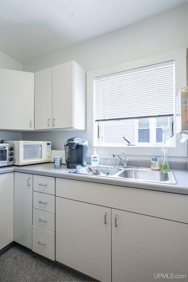 1219 N 3rd Street, Marquette, MI 49855