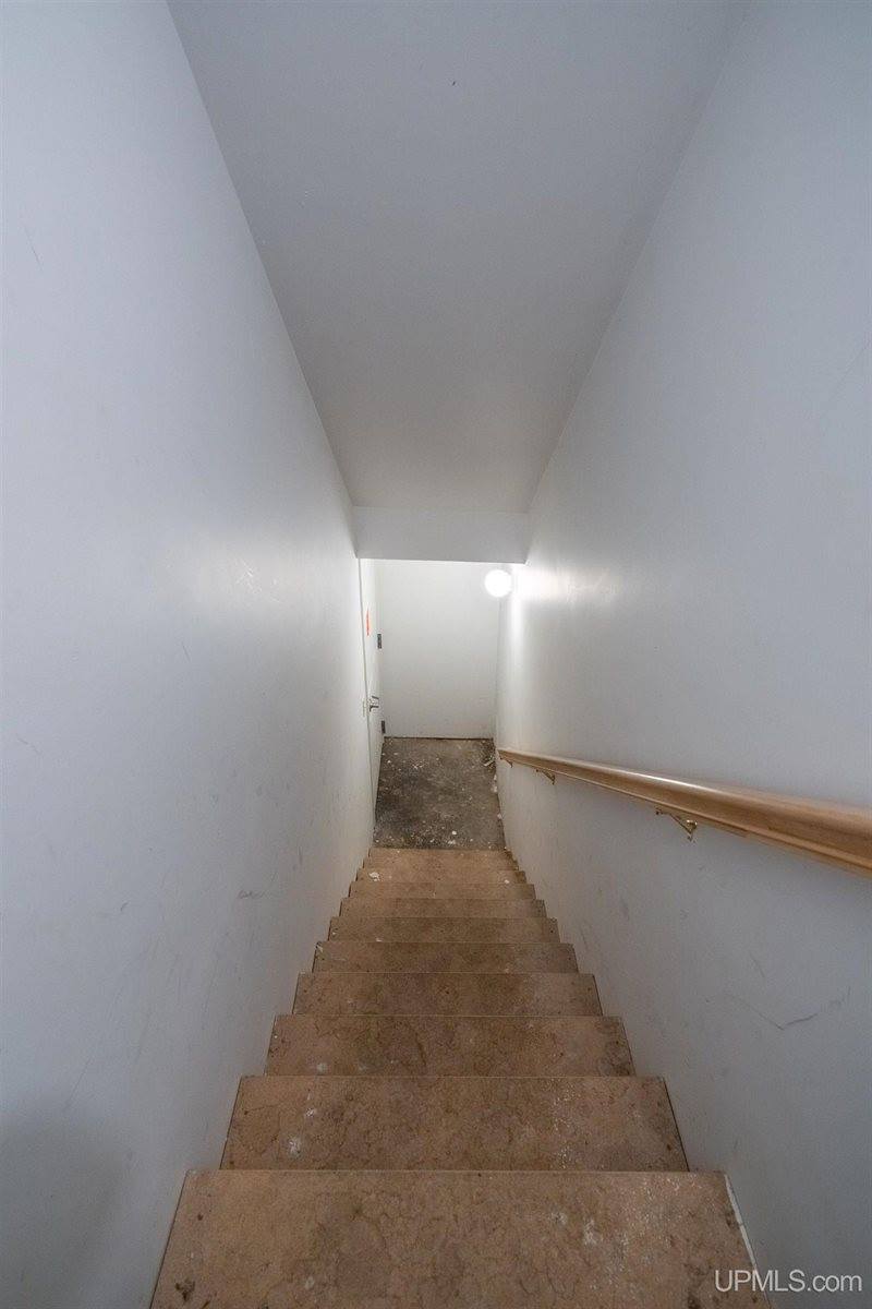 1219 N 3rd Street, Marquette, MI 49855