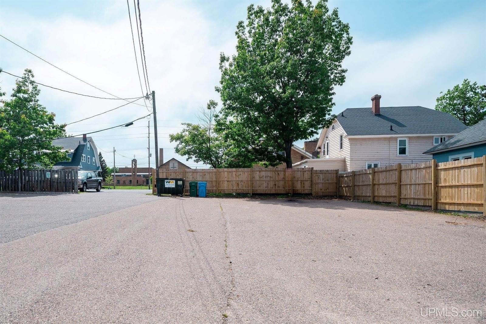 1219 N 3rd Street, Marquette, MI 49855