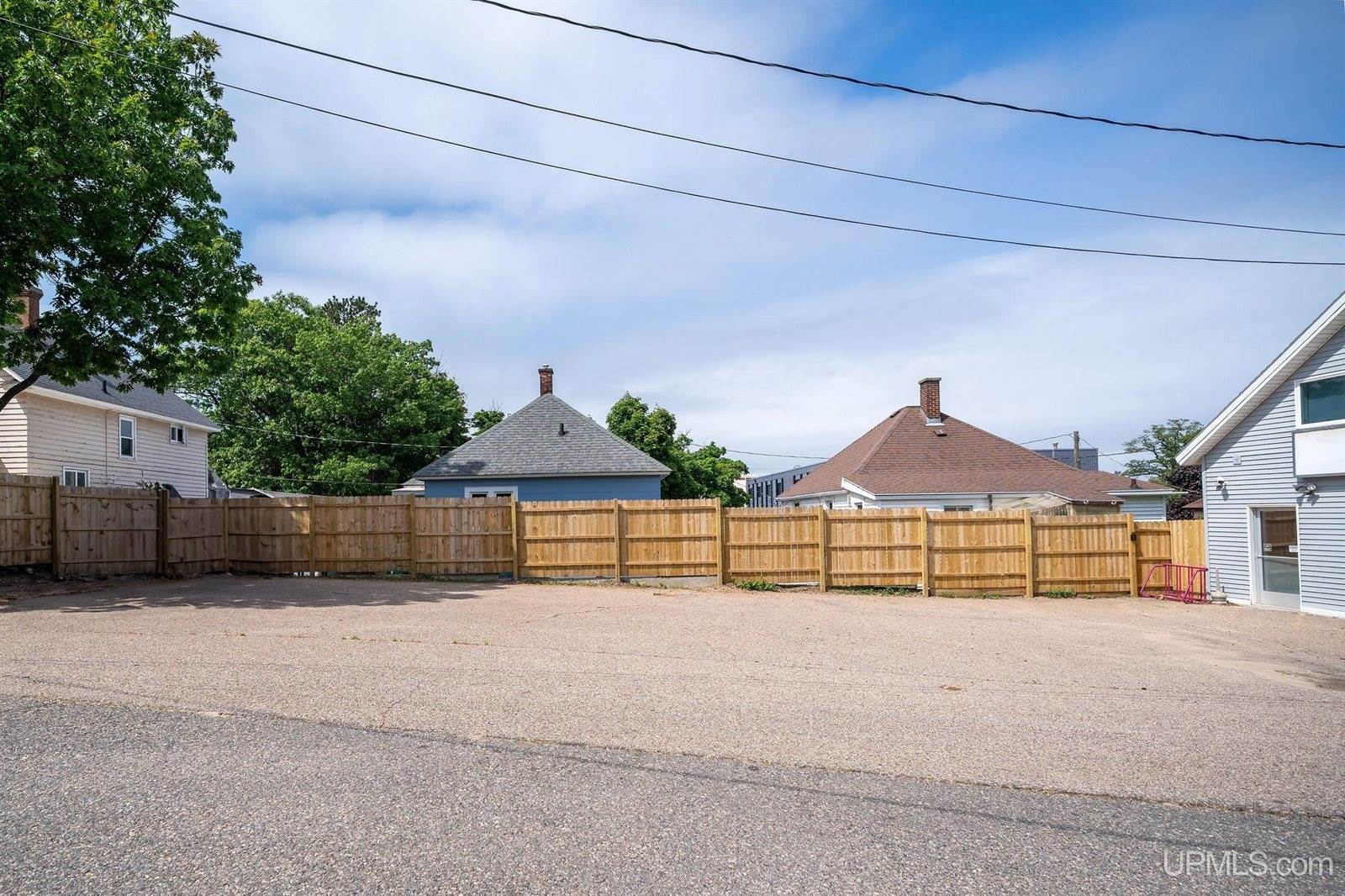 1219 N 3rd Street, Marquette, MI 49855