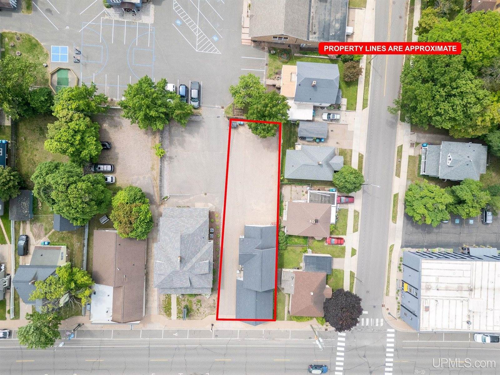 1219 N 3rd Street, Marquette, MI 49855