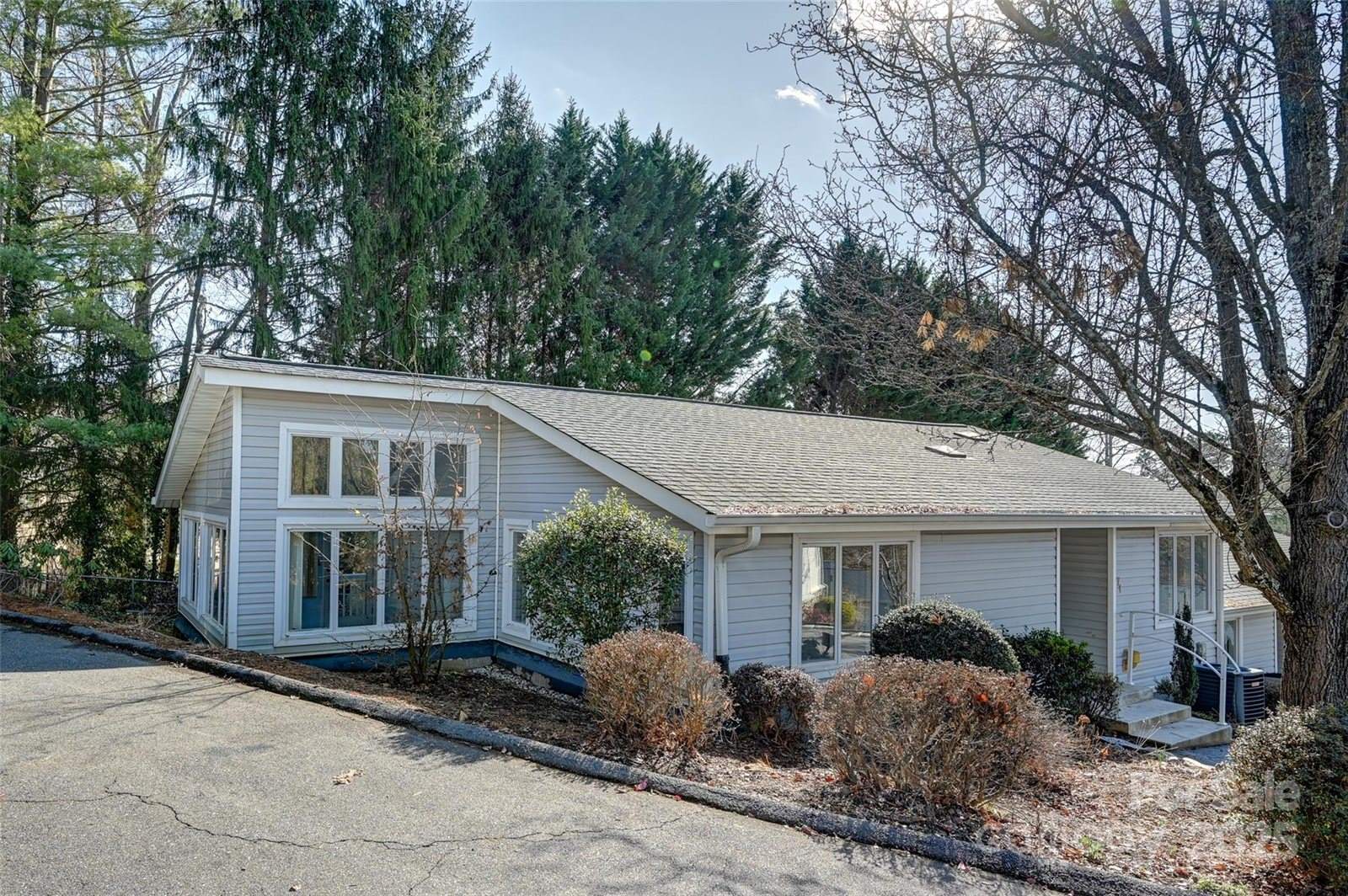 71 Hollybrook Drive, Asheville, NC 28803