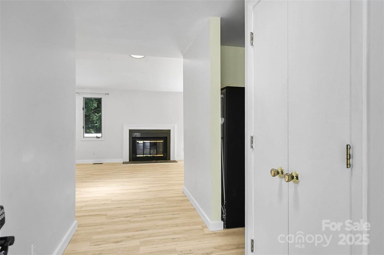 71 Hollybrook Drive, Asheville, NC 28803