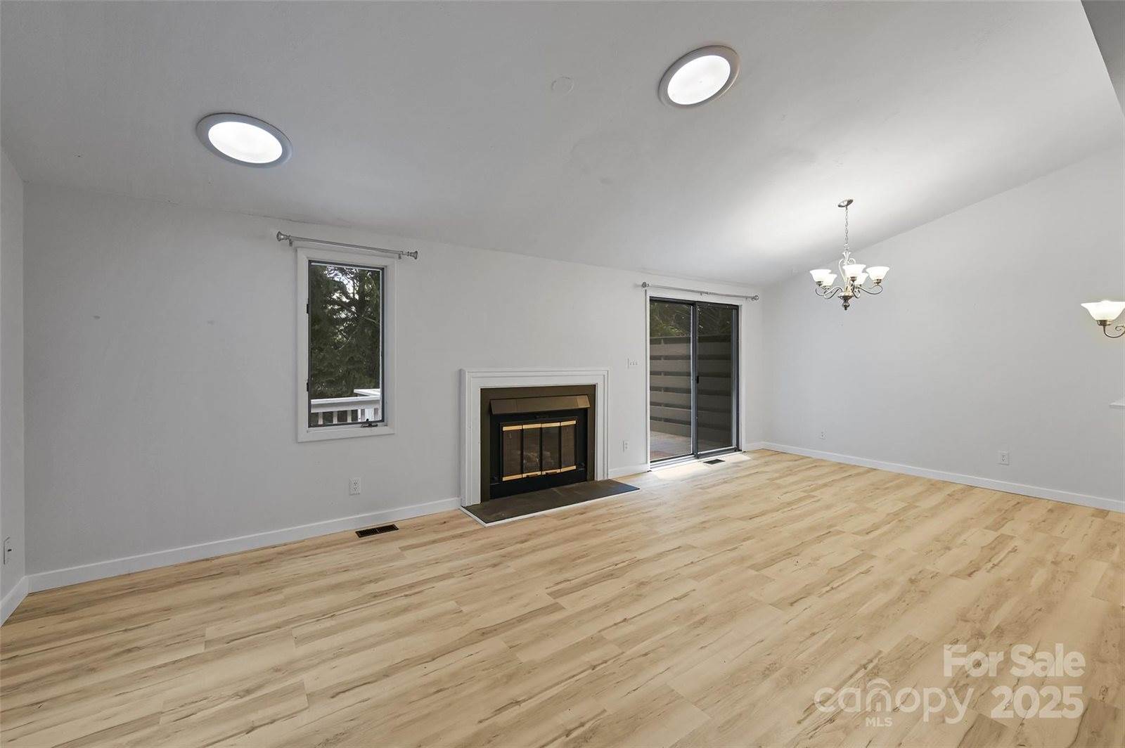 71 Hollybrook Drive, Asheville, NC 28803