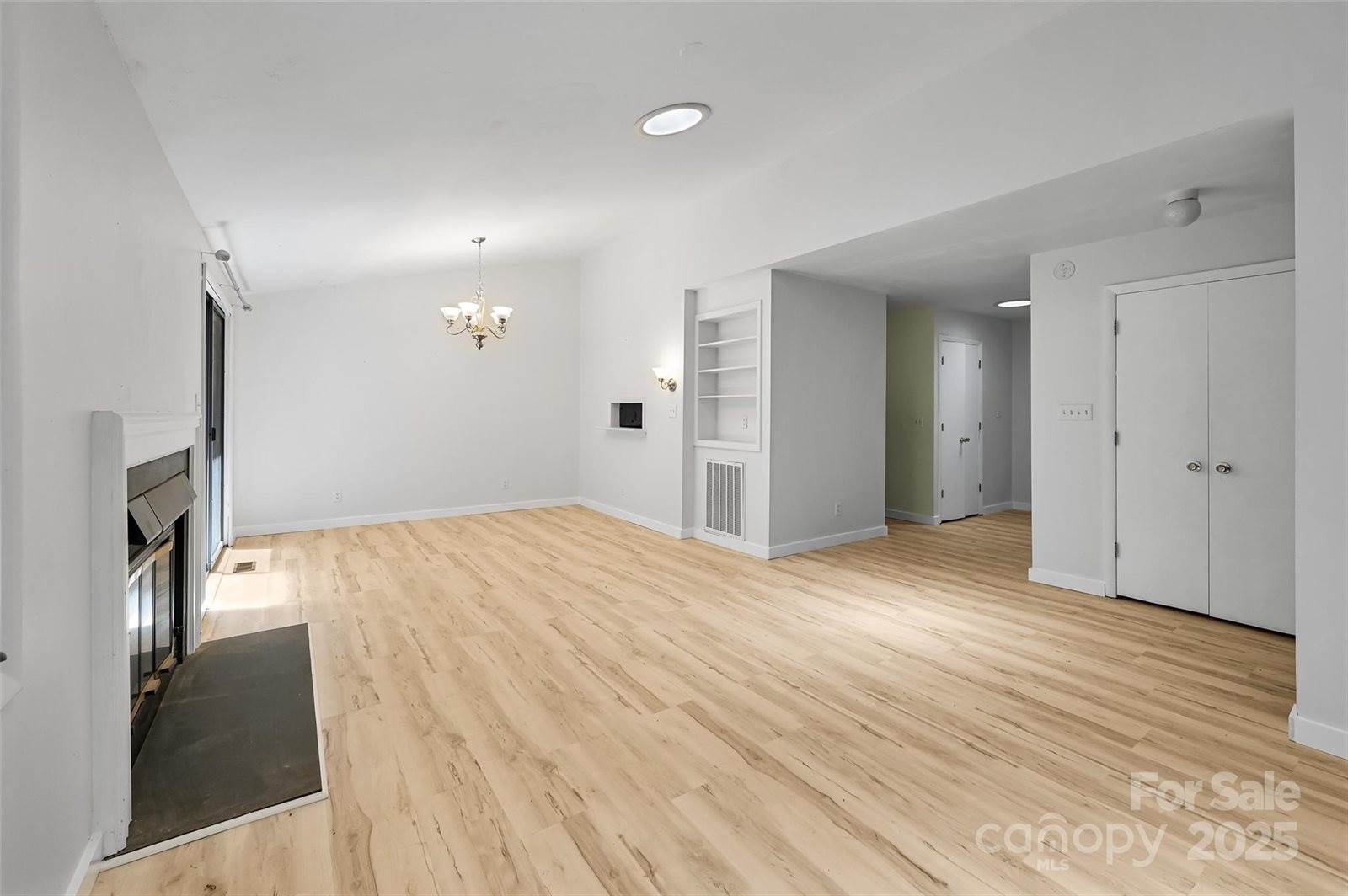 71 Hollybrook Drive, Asheville, NC 28803