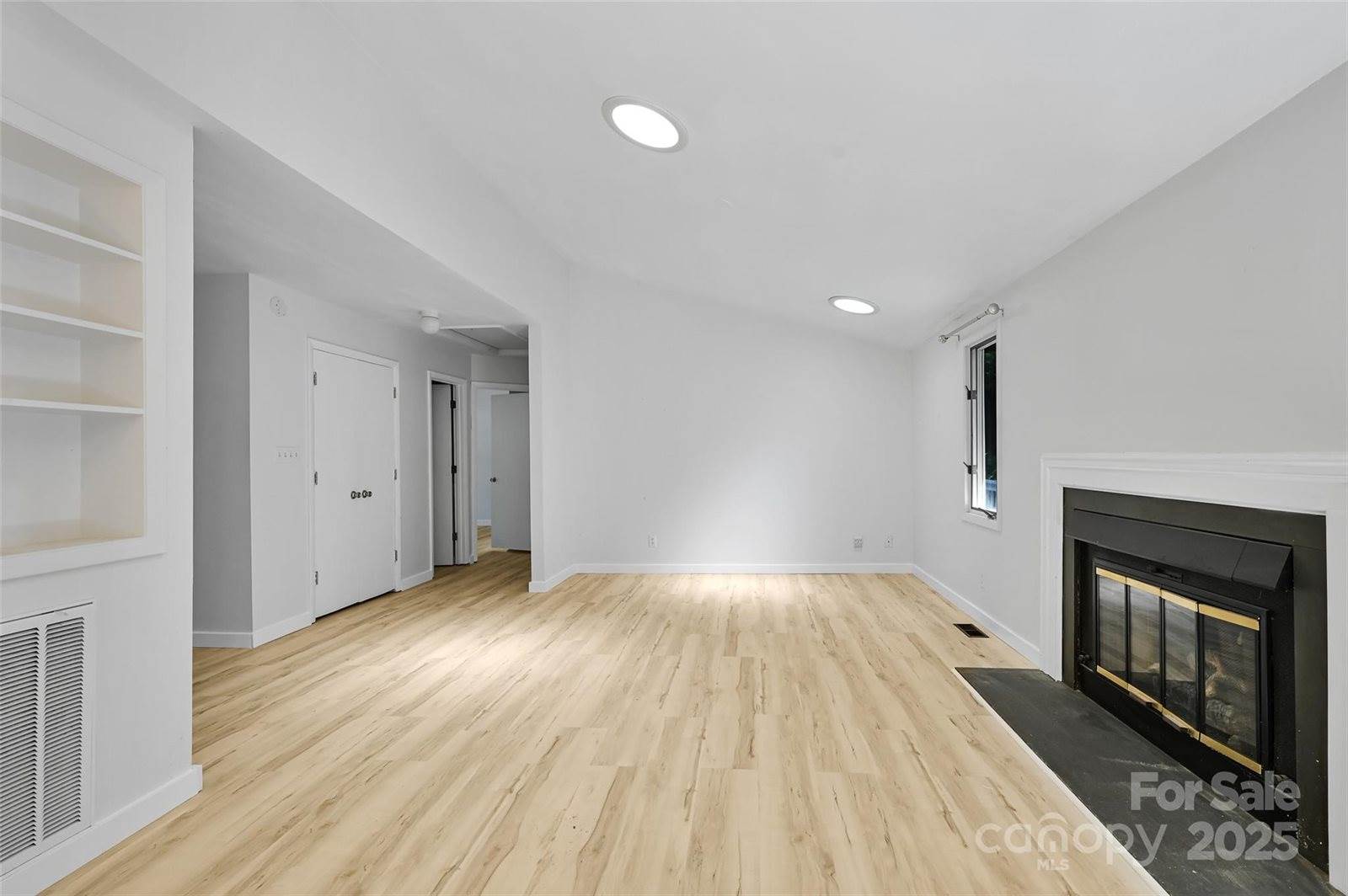 71 Hollybrook Drive, Asheville, NC 28803