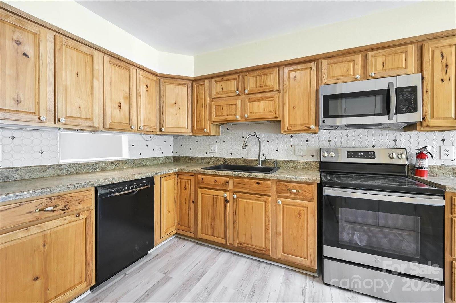 71 Hollybrook Drive, Asheville, NC 28803