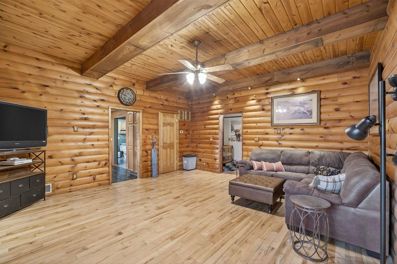 E2290 Flaata Road, Iola, WI 54945