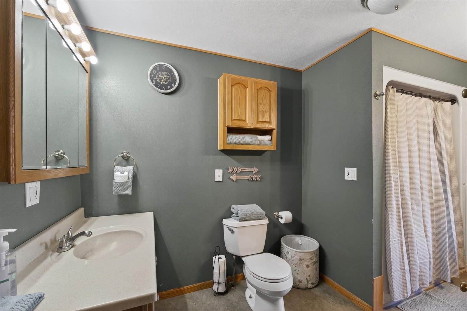 E2290 Flaata Road, Iola, WI 54945