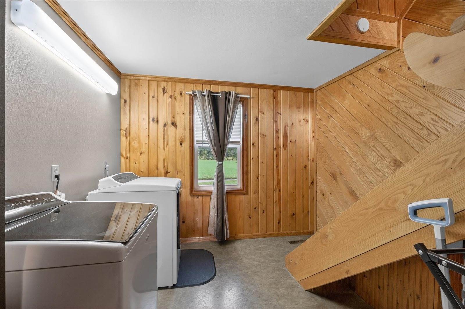 E2290 Flaata Road, Iola, WI 54945