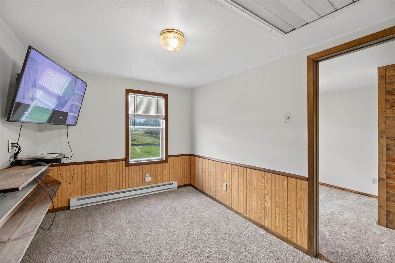 E2290 Flaata Road, Iola, WI 54945