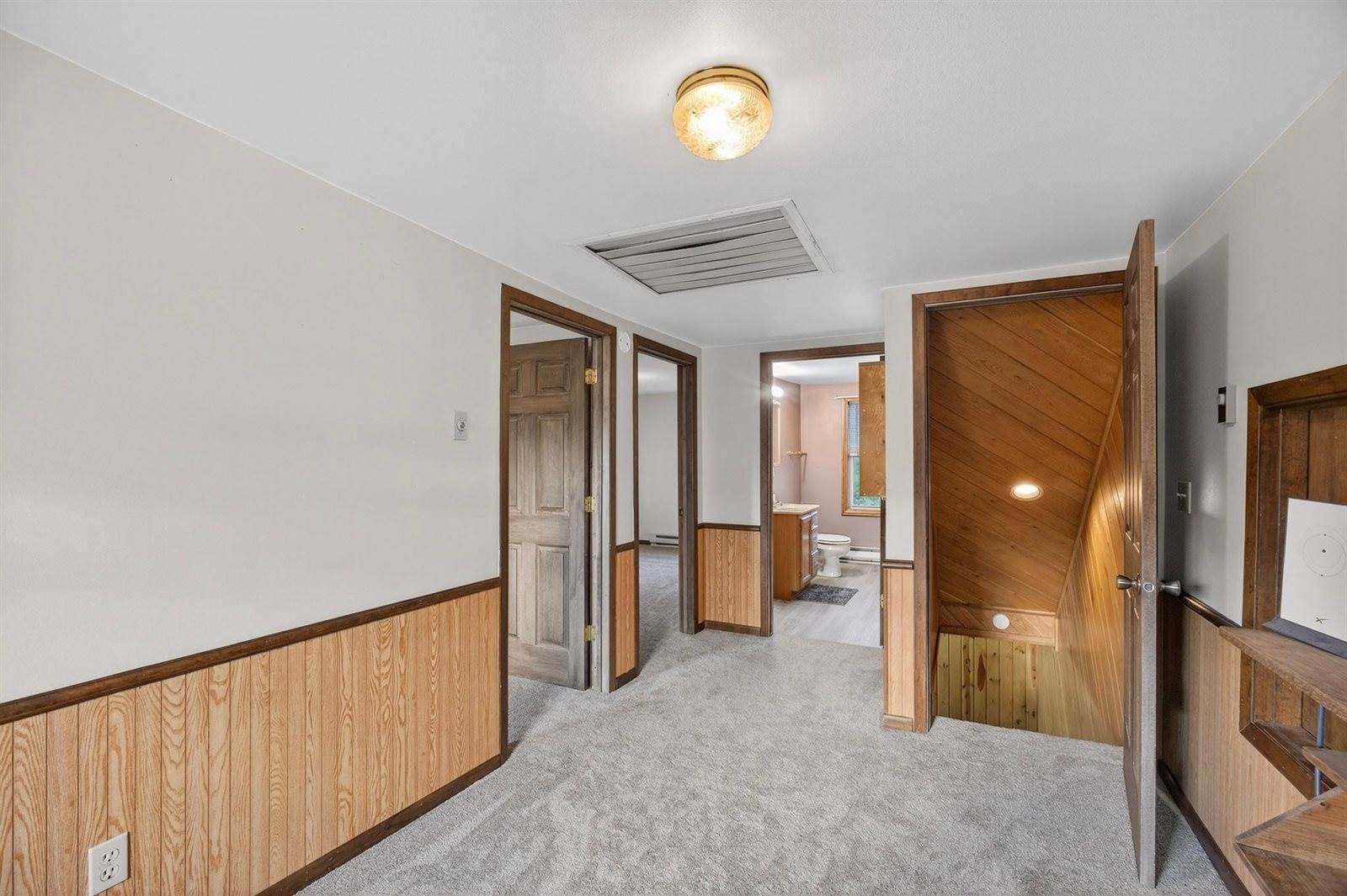 E2290 Flaata Road, Iola, WI 54945