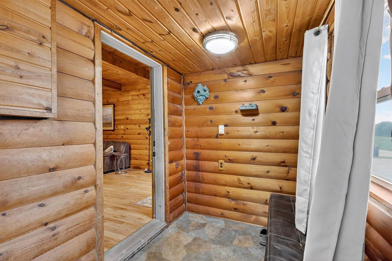 E2290 Flaata Road, Iola, WI 54945