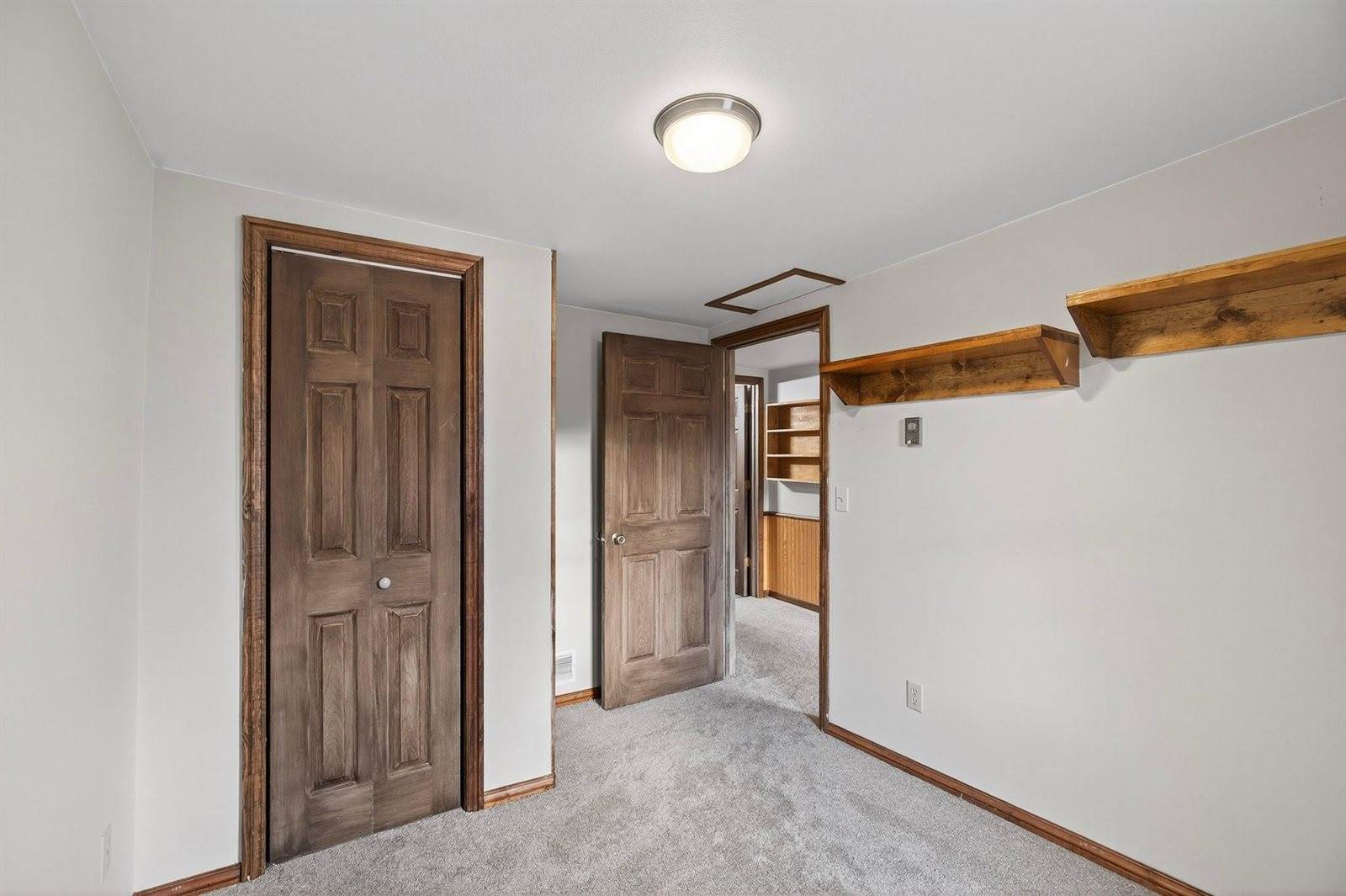 E2290 Flaata Road, Iola, WI 54945