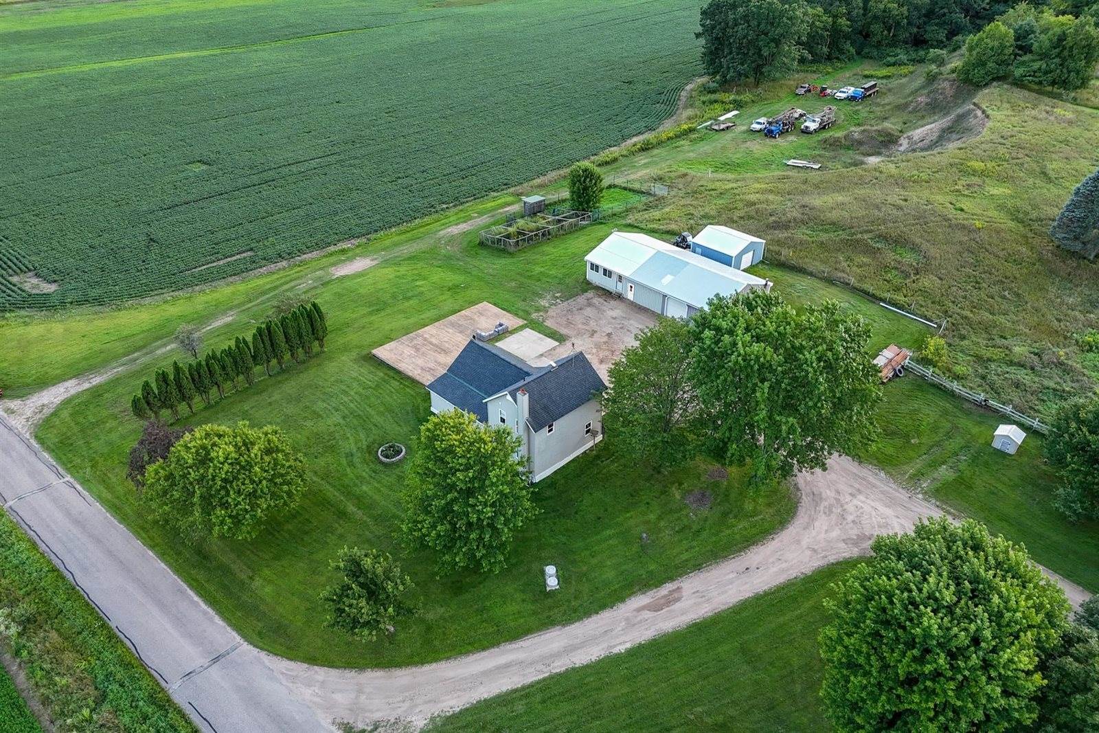 E2290 Flaata Road, Iola, WI 54945