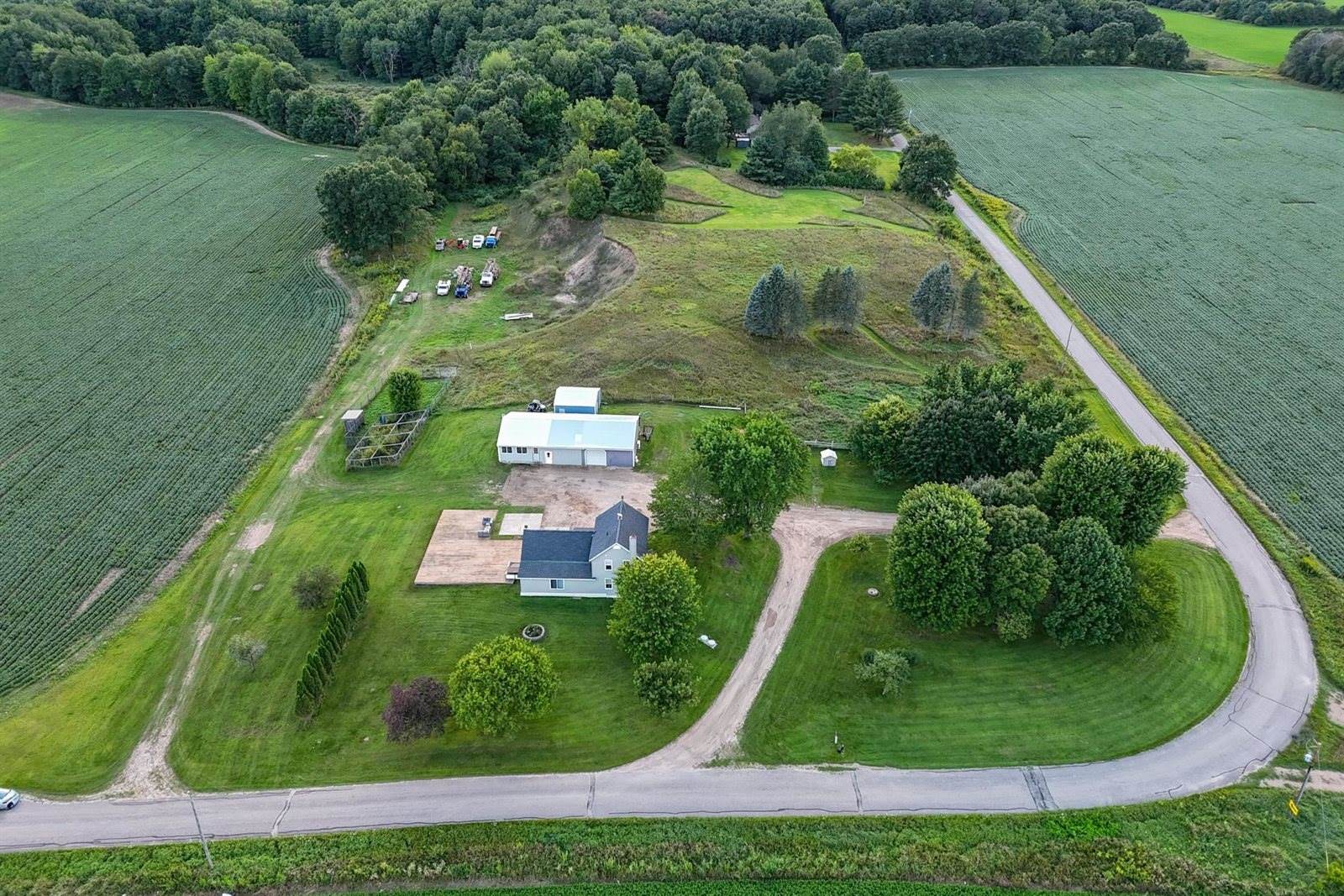 E2290 Flaata Road, Iola, WI 54945