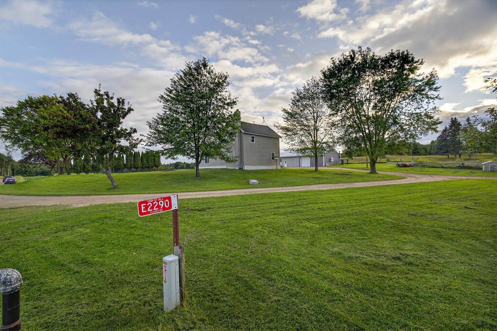 E2290 Flaata Road, Iola, WI 54945