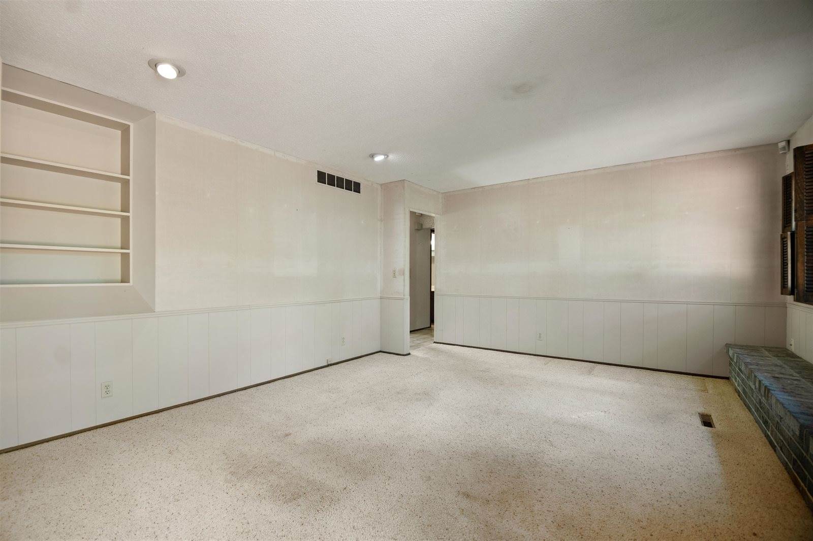 1962 North Charlotte St, Wichita, KS 67208