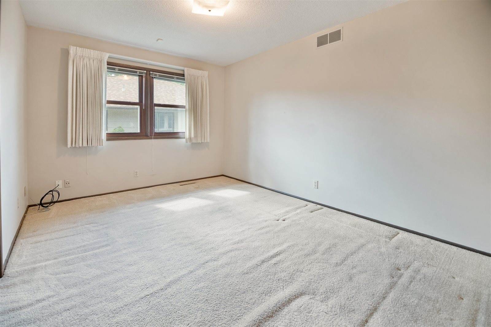 1962 North Charlotte St, Wichita, KS 67208