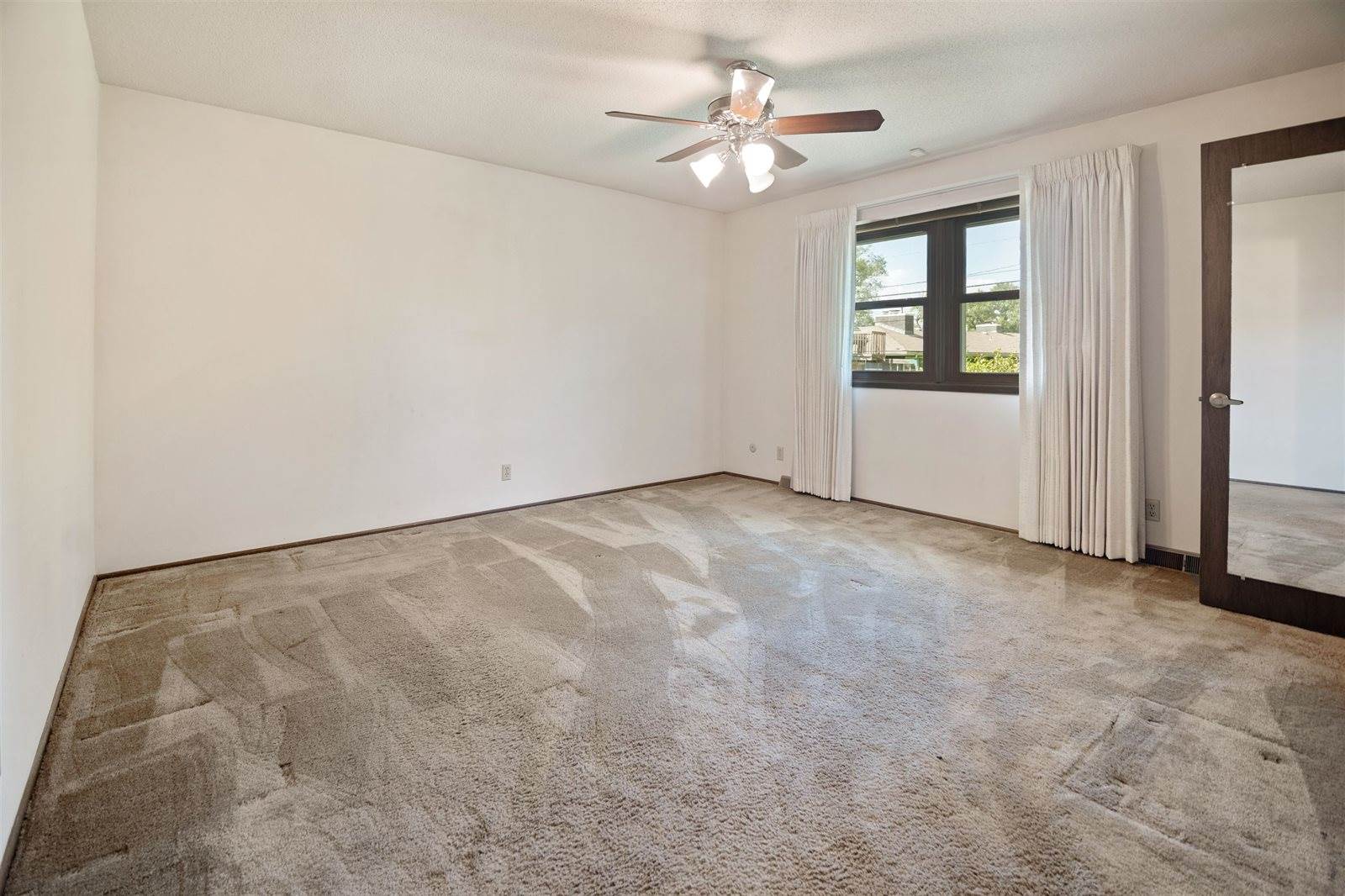 1962 North Charlotte St, Wichita, KS 67208