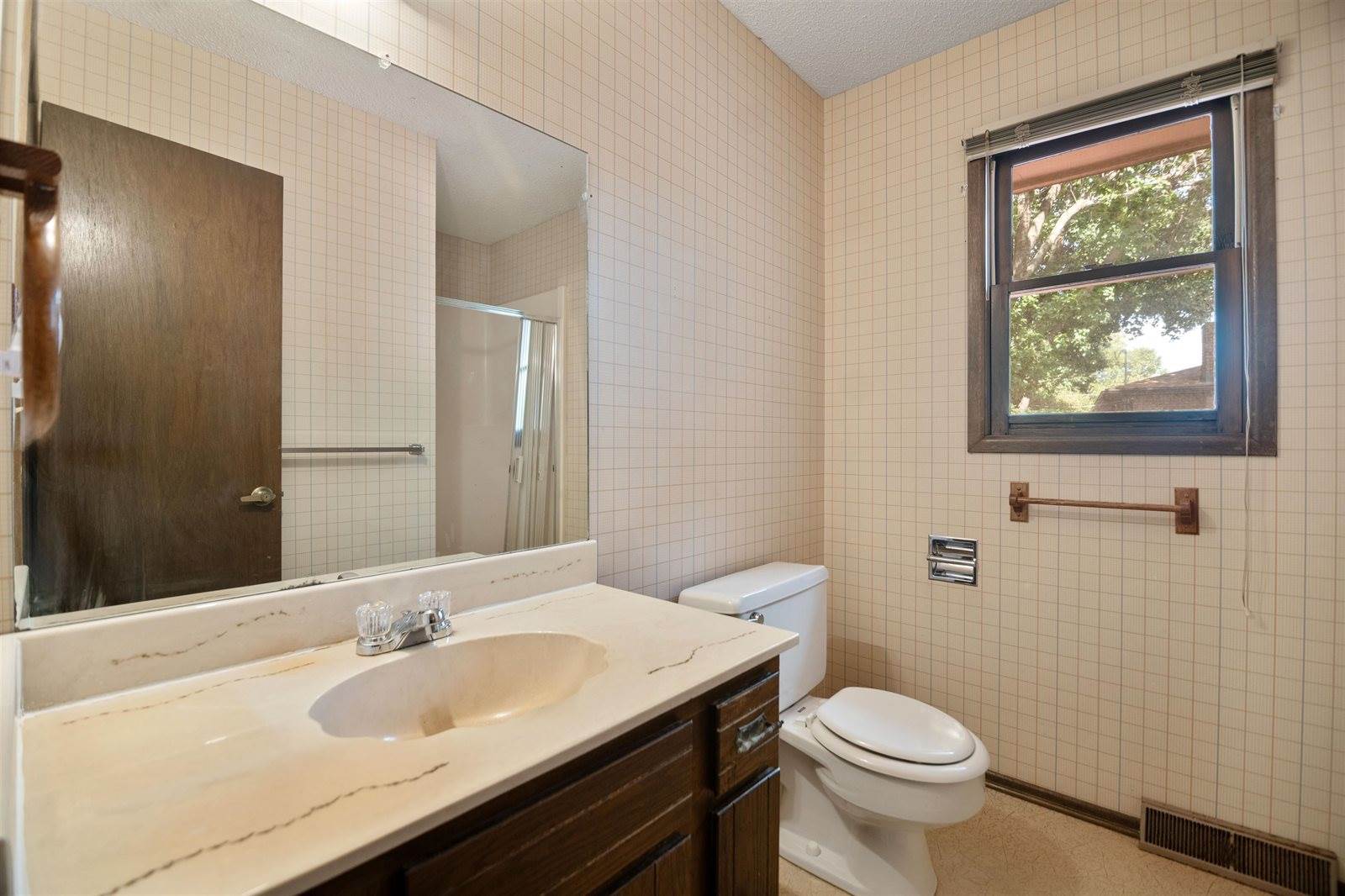 1962 North Charlotte St, Wichita, KS 67208