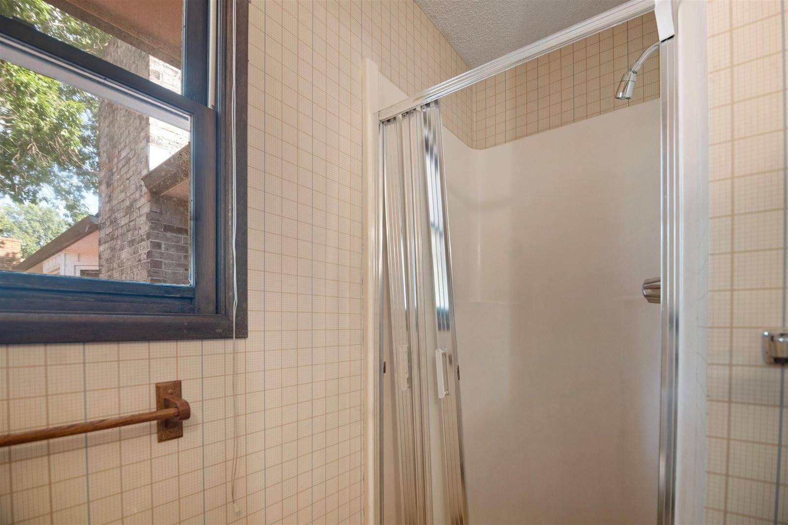 1962 North Charlotte St, Wichita, KS 67208