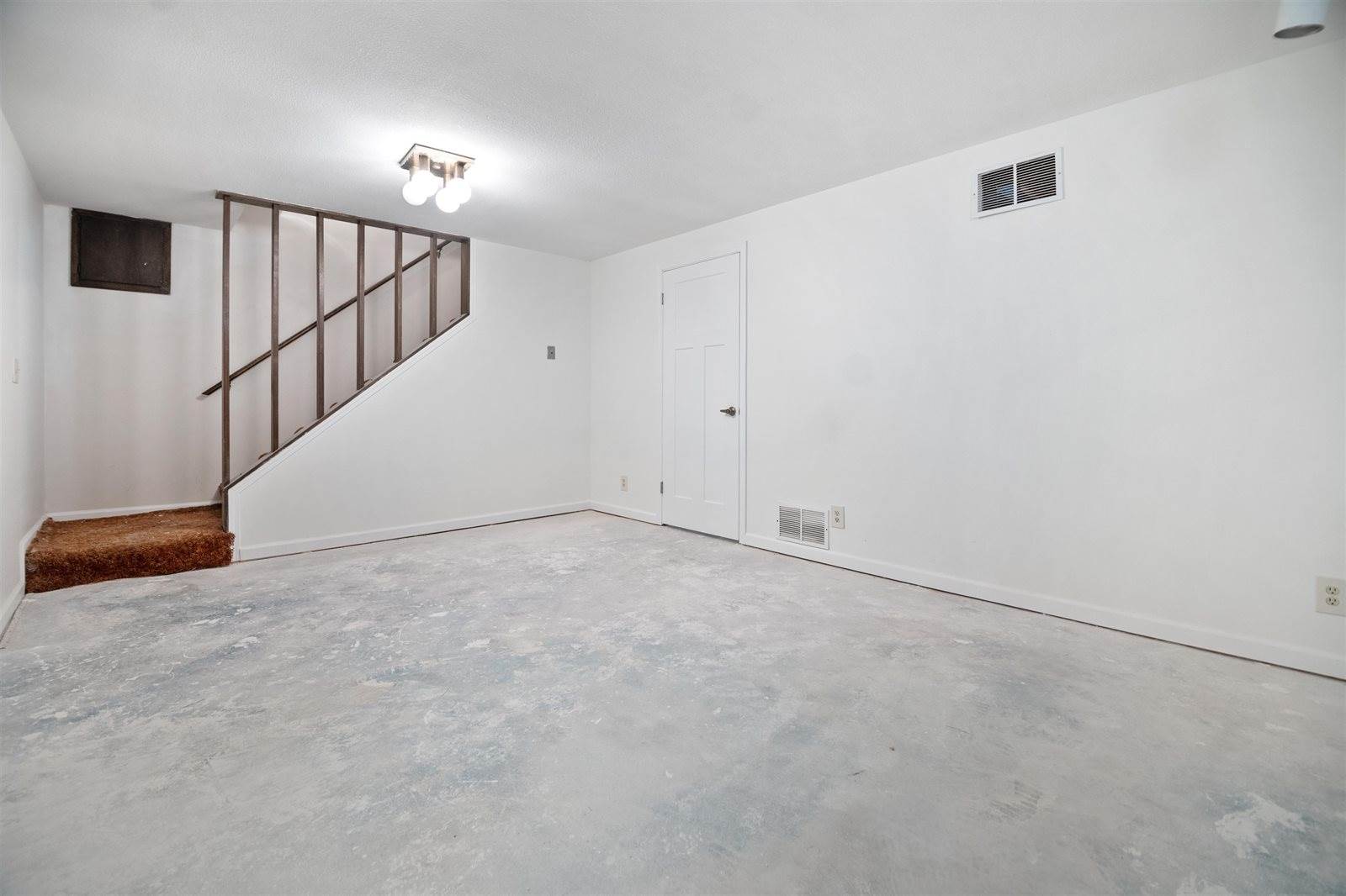 1962 North Charlotte St, Wichita, KS 67208