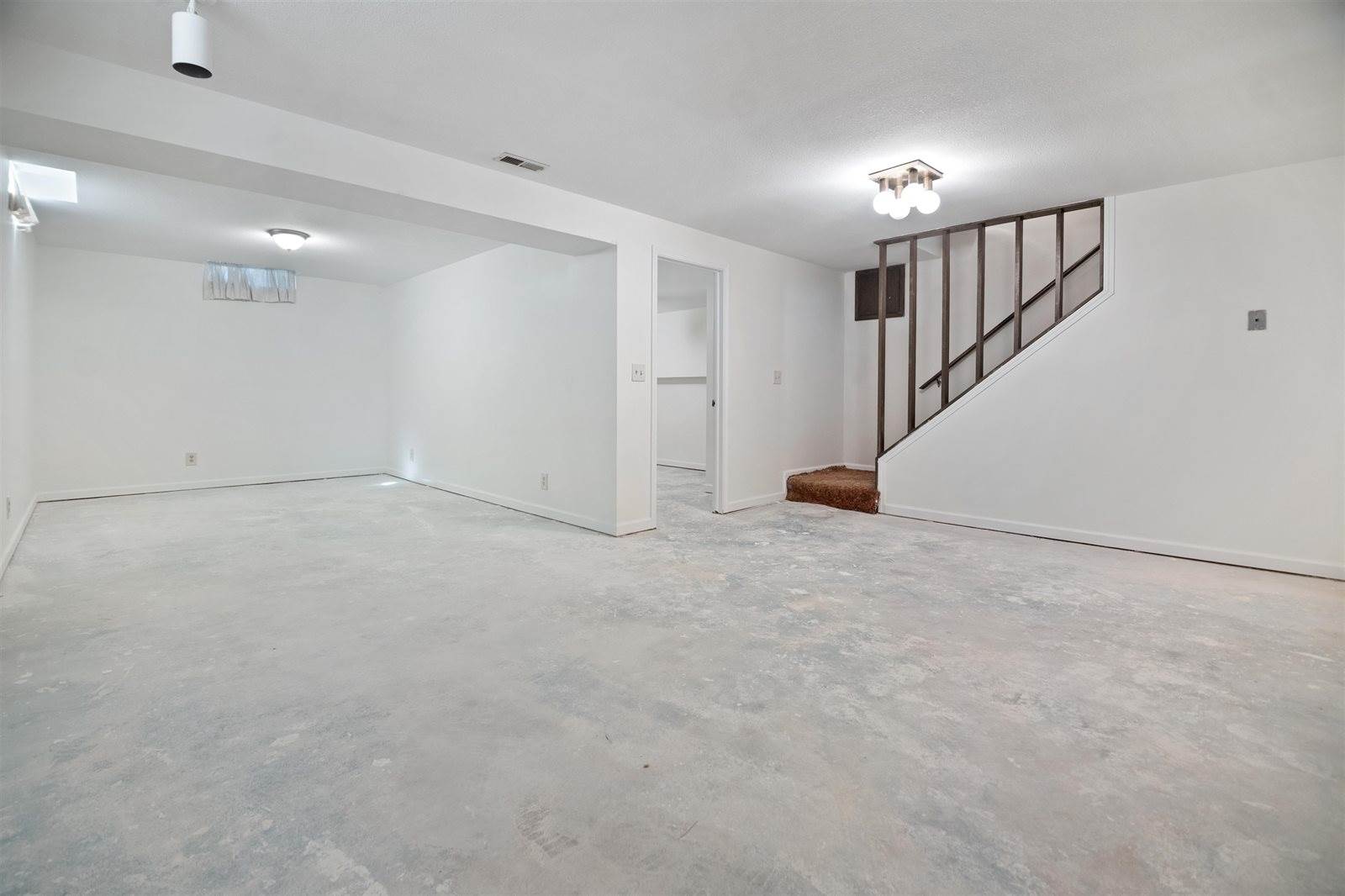 1962 North Charlotte St, Wichita, KS 67208