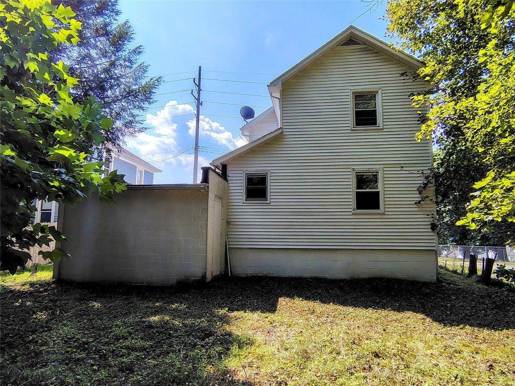 2005 Pine Street, Endicott, NY 13760