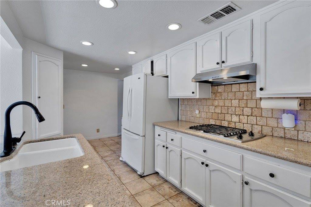 18803 Chapae Lane, Apple Valley, CA 92307