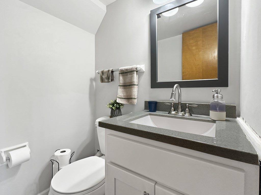 1041 S Columbus Circle, Ashland, OH 44805