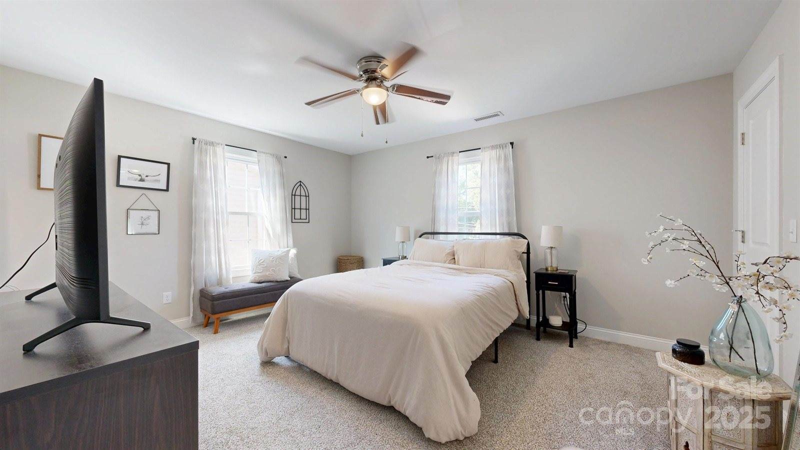 1744 15th Street Place NE, Hickory, NC 28601