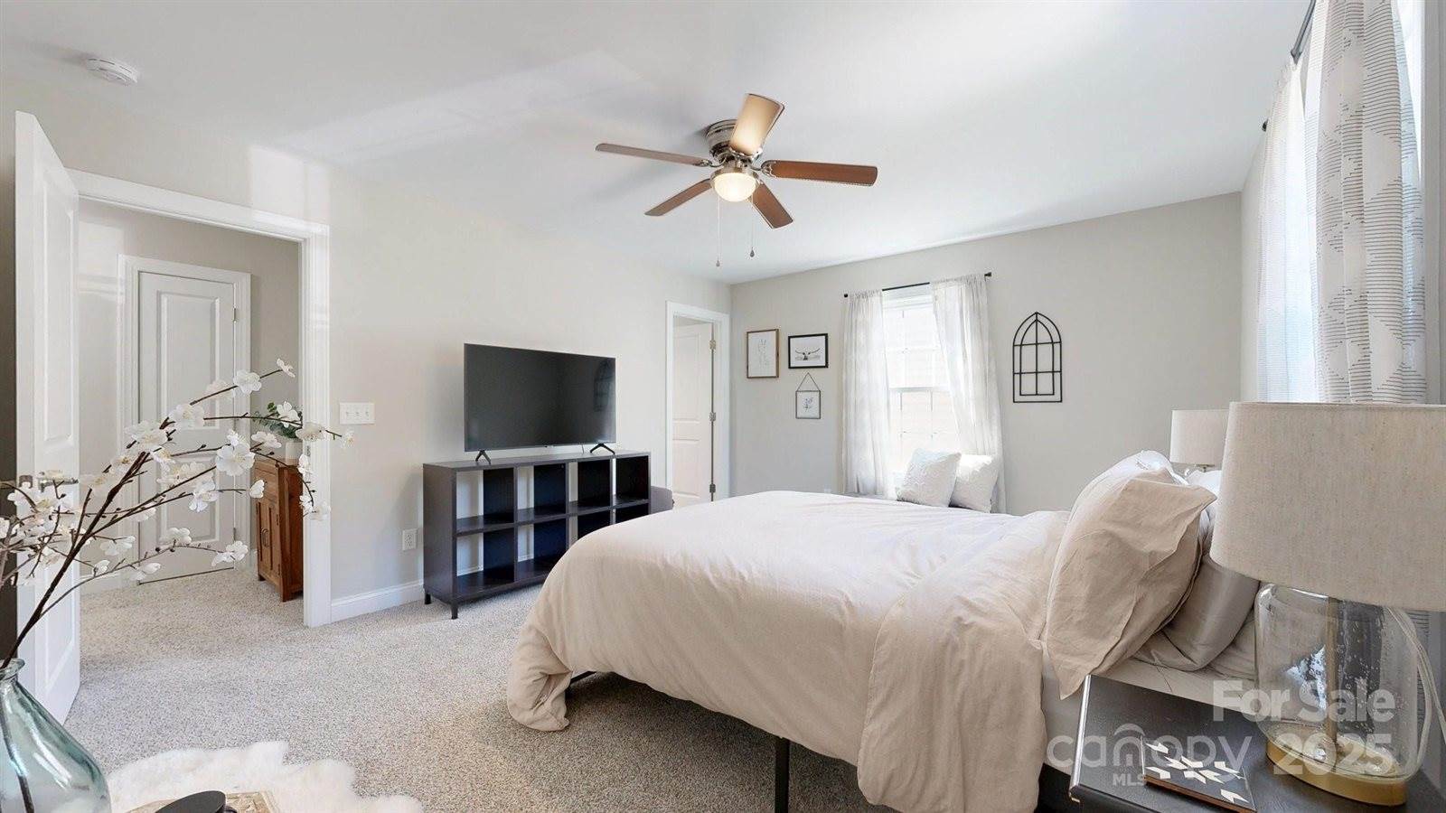 1744 15th Street Place NE, Hickory, NC 28601