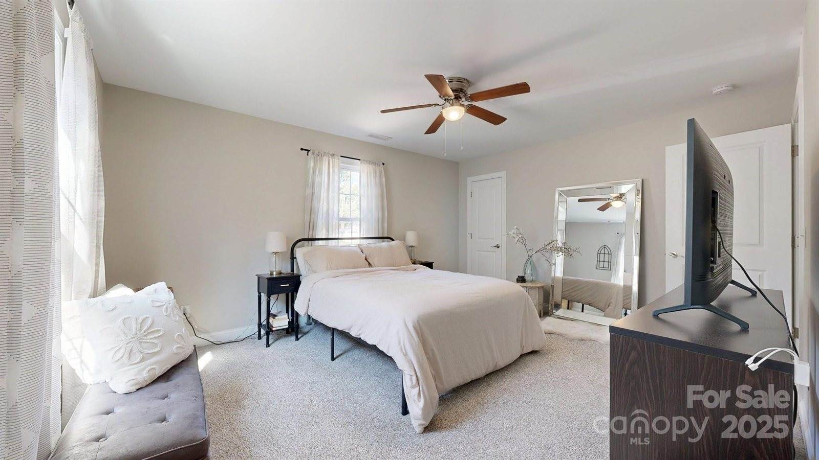 1744 15th Street Place NE, Hickory, NC 28601