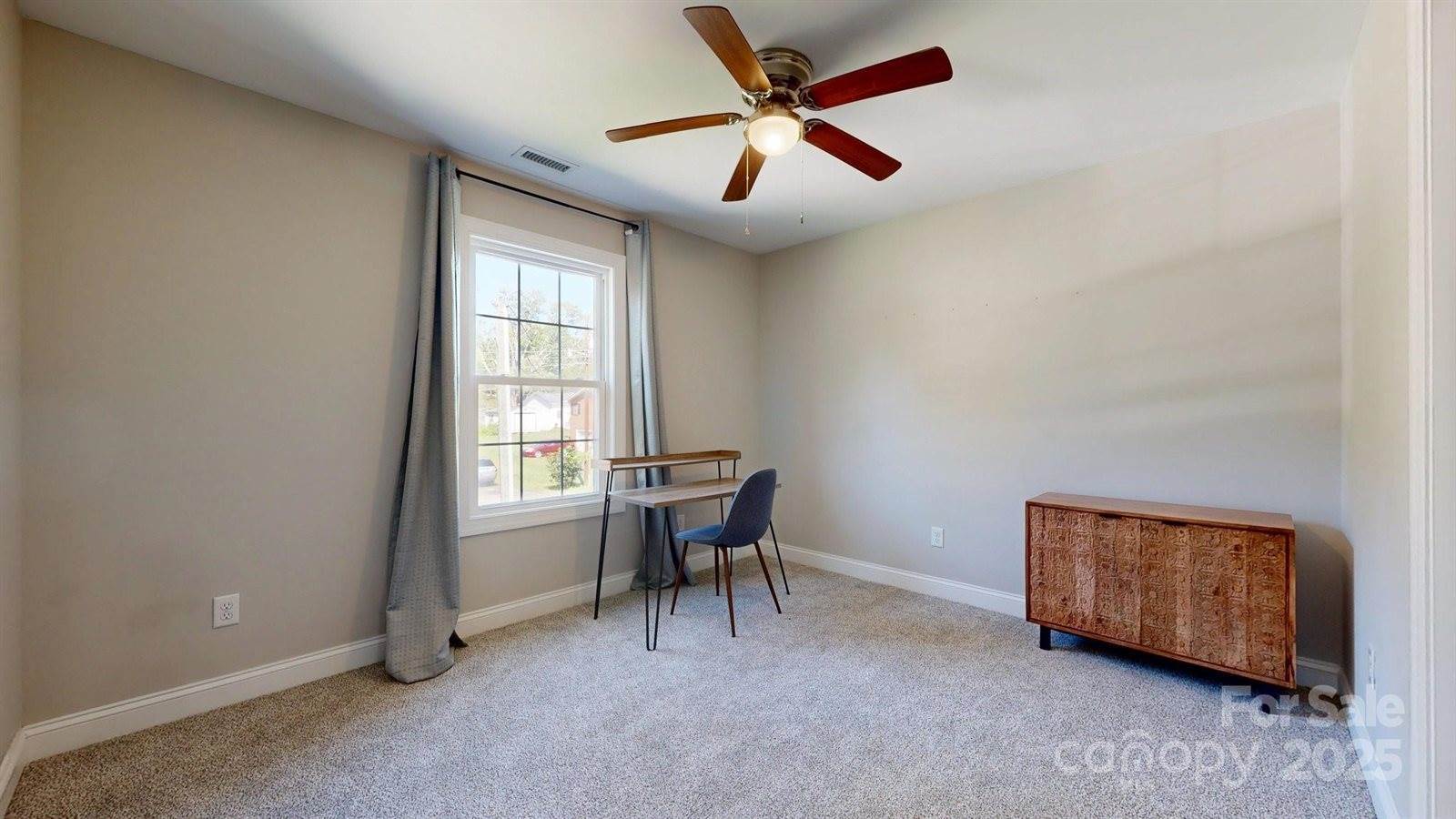 1744 15th Street Place NE, Hickory, NC 28601