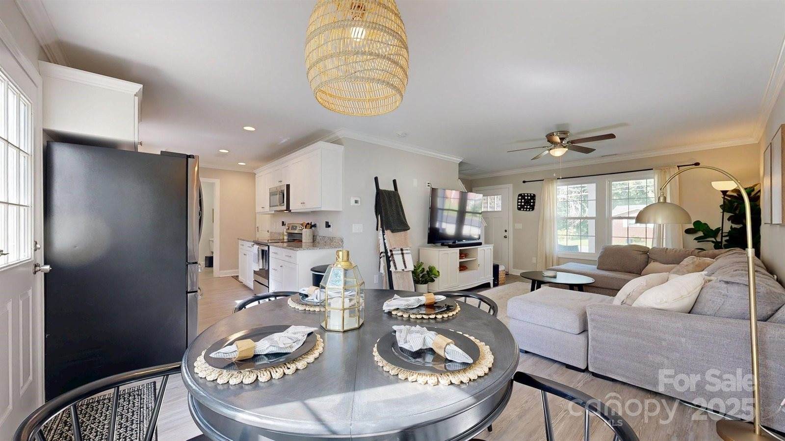 1744 15th Street Place NE, Hickory, NC 28601