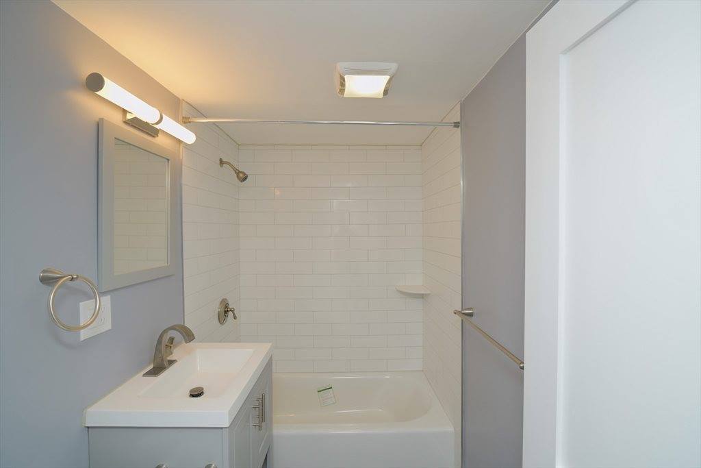 592 American Legion Hwy, #2, Boston, MA 02131