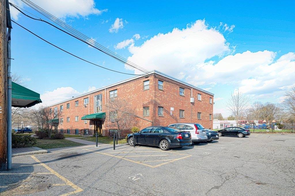 592 American Legion Hwy, #2, Boston, MA 02131