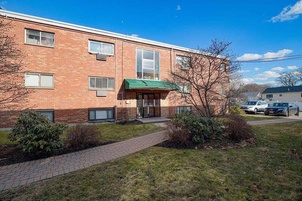 592 American Legion Hwy, #2, Boston, MA 02131