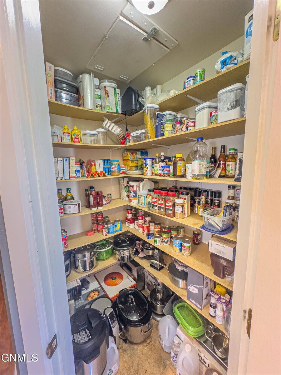 19 2nd Street East, Culbertson, MT 59218