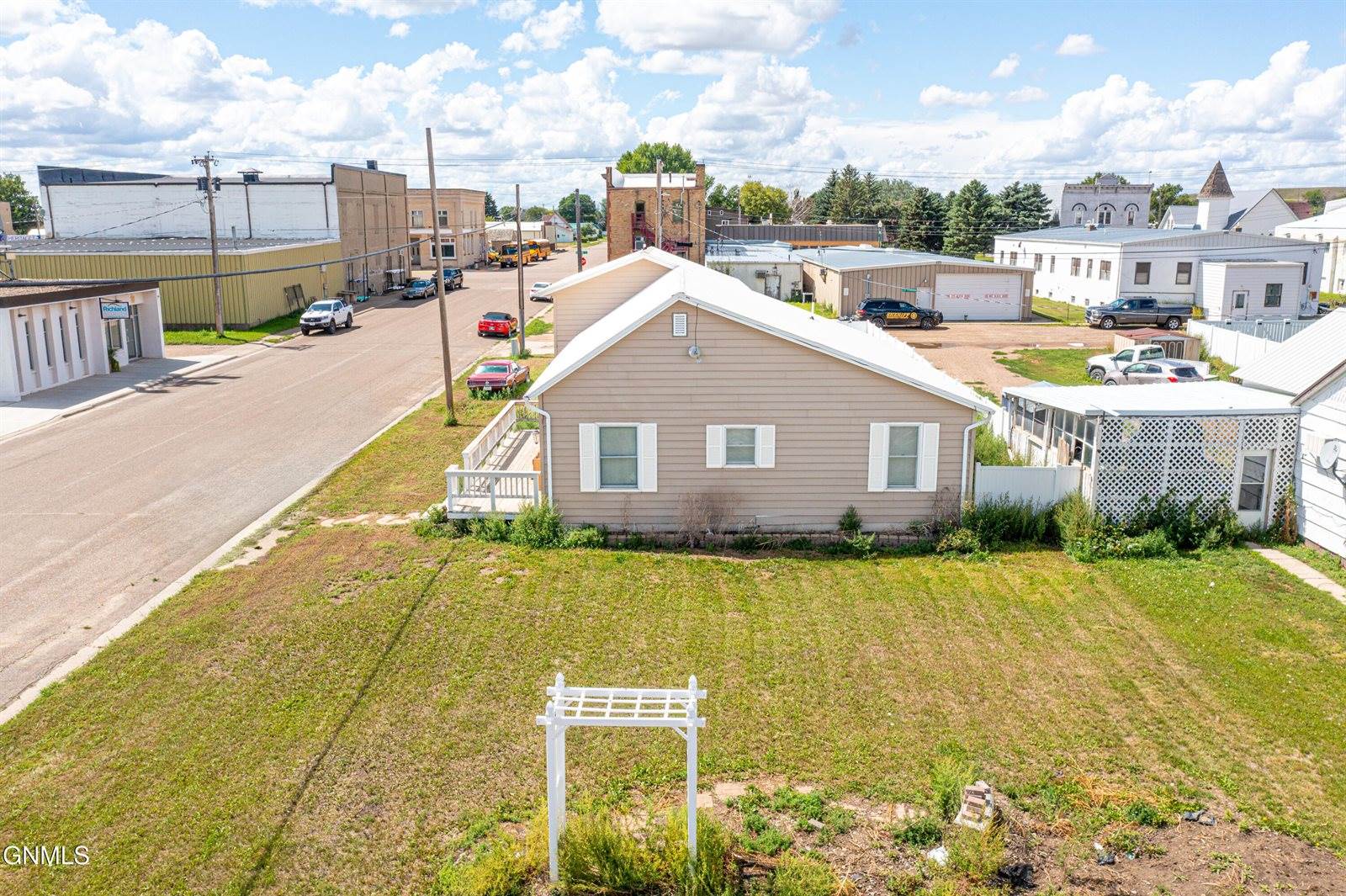 19 2nd Street East, Culbertson, MT 59218