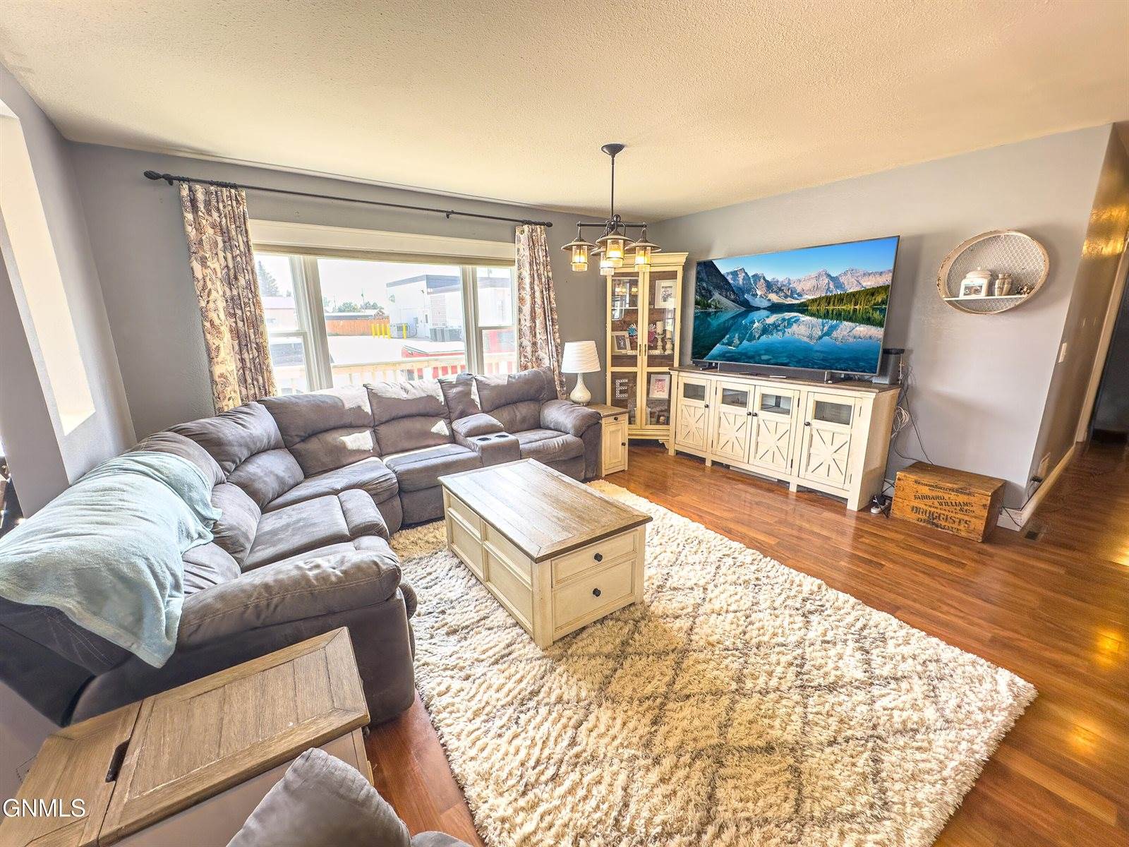 19 2nd Street East, Culbertson, MT 59218